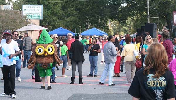 An estimated crowd of 3,500-plus was present for the Boykins Pumpkin Festival.  -- SUBMITTED | MICHELLE CAMPBELL